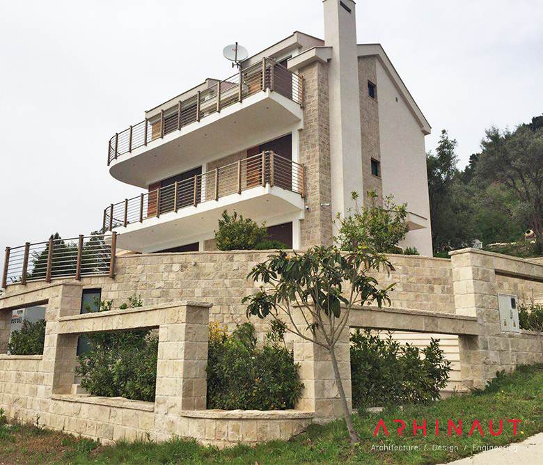 Private House in Dub